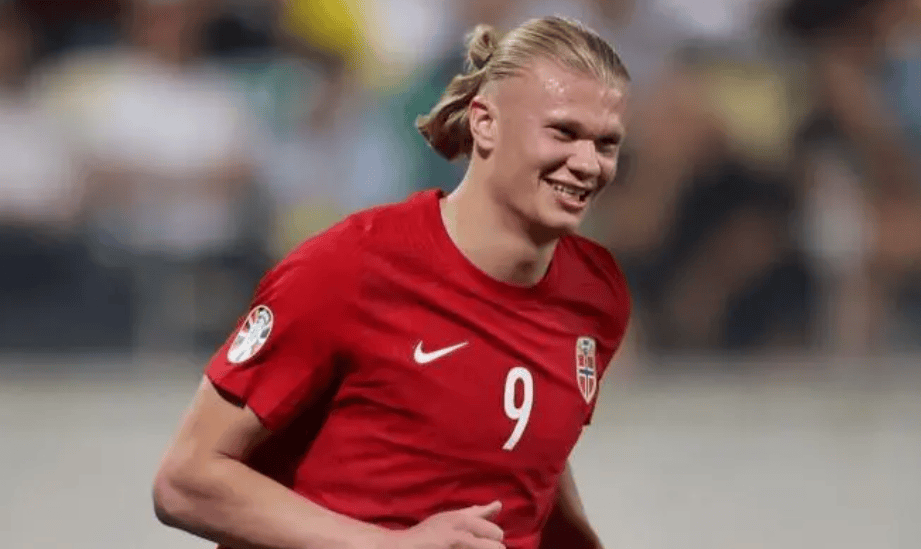 九游app-包含哈兰德在澳大利亚队比赛中出色发挥，出色发挥引发热议！赛场气氛高涨的词条